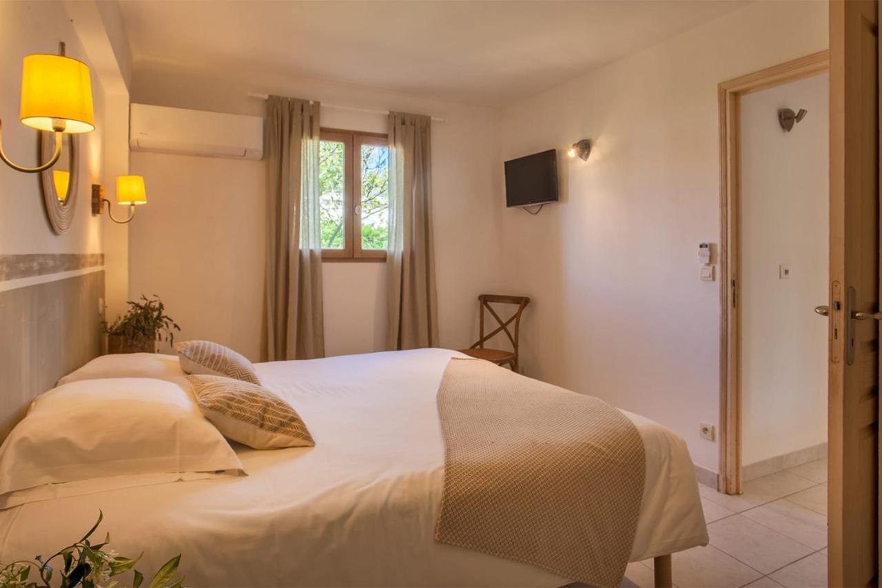 Location De Vacances Olivier Jardin Privatif Et Piscine Chauffee Partagee Calvi  Buitenkant foto